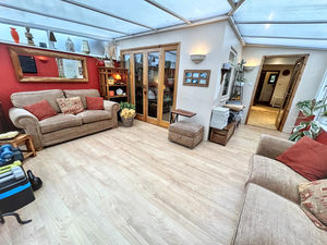 Sun lounge- click for photo gallery